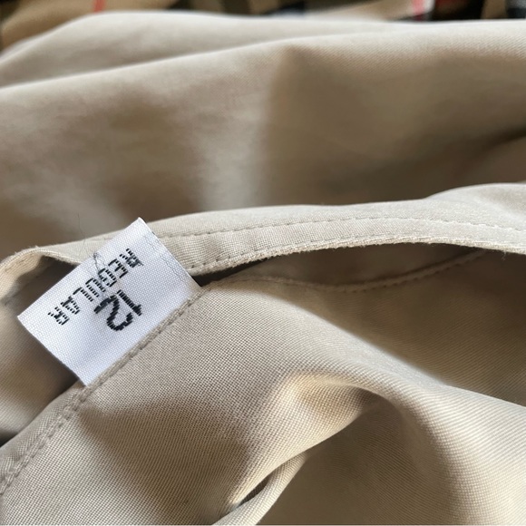 Vintage Burberry Khaki Trench Button Coat with Removable Hood Size Large (12) - Picture 14 of 15